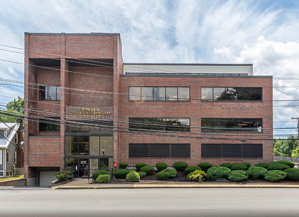 R.W. Holmes negotiates two new lab leases totaling 11,194 s/f
